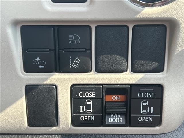 Toyota NOAH 2019 8589272-12