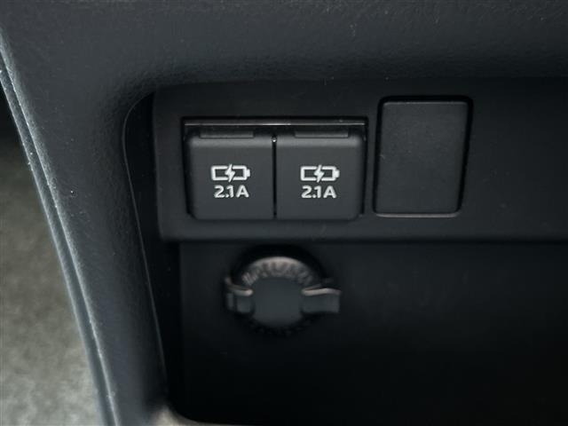 Toyota NOAH 2020 8589273-1