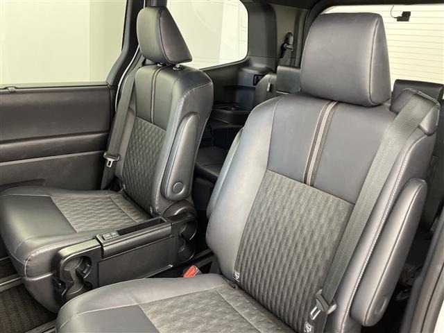 Toyota NOAH 2023 8589276-10