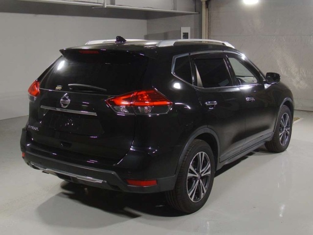 Nissan X-TRAIL 2018 8596087-1
