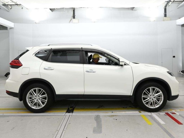 Nissan X-TRAIL 2017 8596116-3