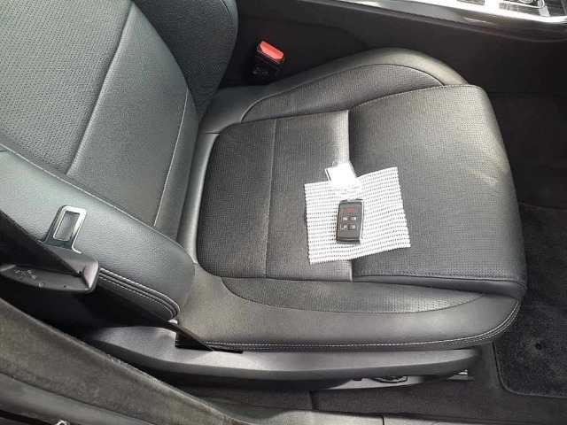 Jaguar XE 2023 8593259-10