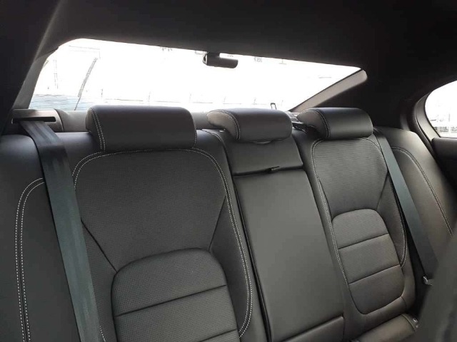 Jaguar XE 2023 8593259-11