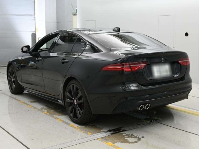 Jaguar XE 2023 8593259-6