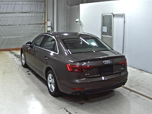Audi A4 2016 8610556-1