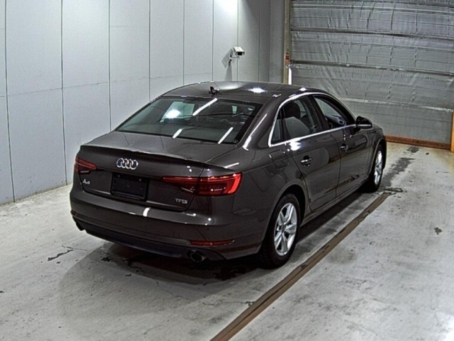 Audi A4 2016 8610556-5