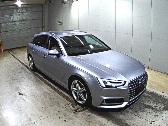 Audi A4 2019 8610558-0