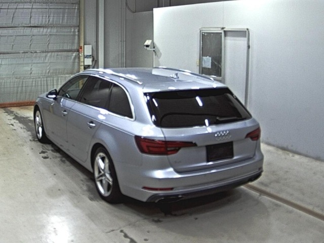 Audi A4 2019 8610558-1