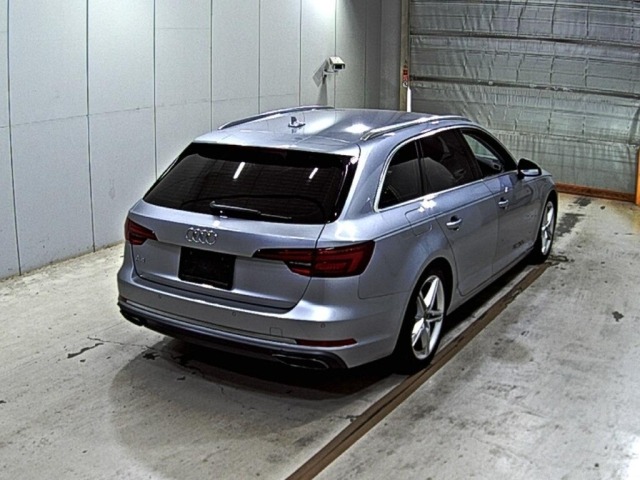 Audi A4 2019 8610558-5