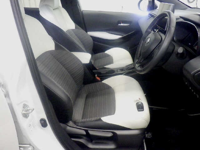 Toyota COROLLA TOURING 2022 8598636-7