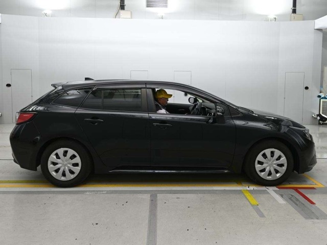 Toyota COROLLA TOURING 2023 8598641-3
