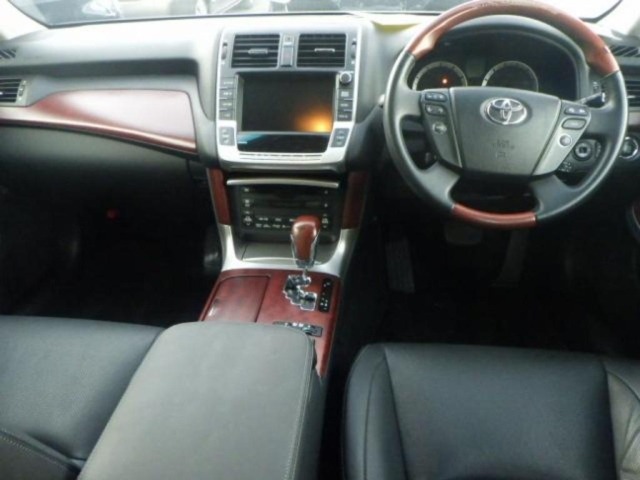 Toyota CROWN MAJESTA 2009 8607596-3