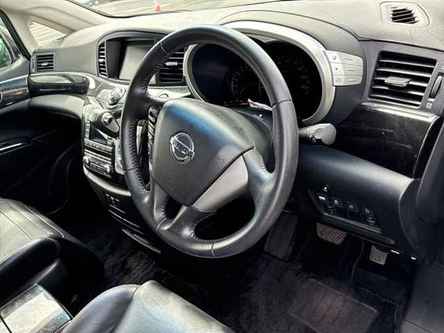 Nissan ELGRAND 2011 8598172-3