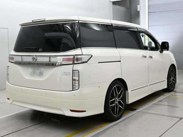 Nissan ELGRAND 2014 8598179-1