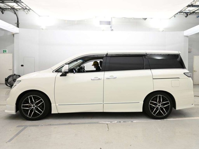 Nissan ELGRAND 2014 8598179-4
