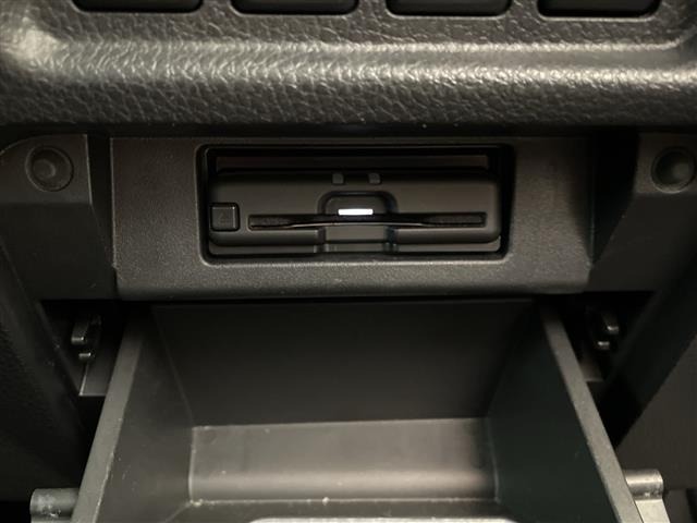 Nissan ELGRAND 2021 8598244-1