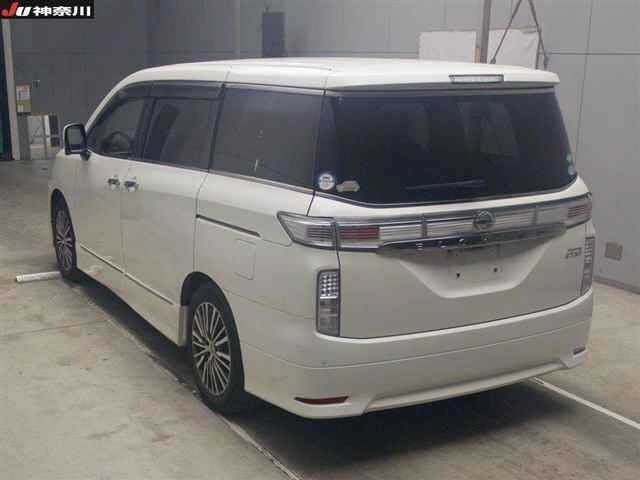 Nissan ELGRAND 2014 8598245-1