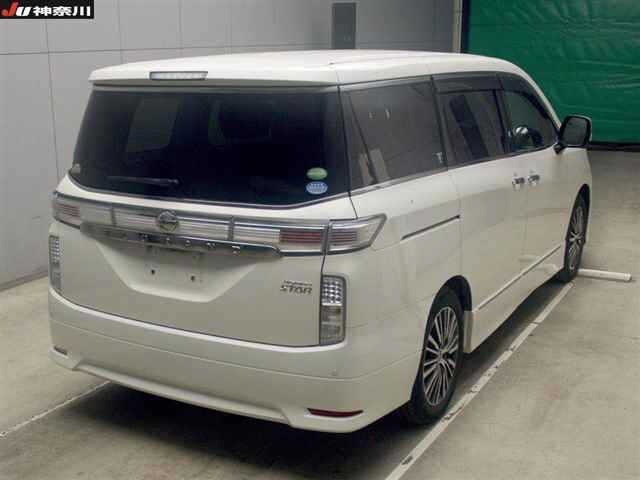 Nissan ELGRAND 2014 8598245-4