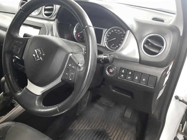 Suzuki ESCUDO 2015 8610786-9