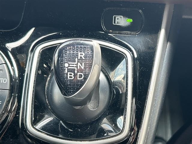 Toyota ESQUIRE 2017 8598163-1