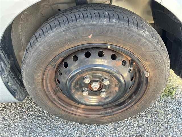 Daihatsu ESSE 2009 8609652-9