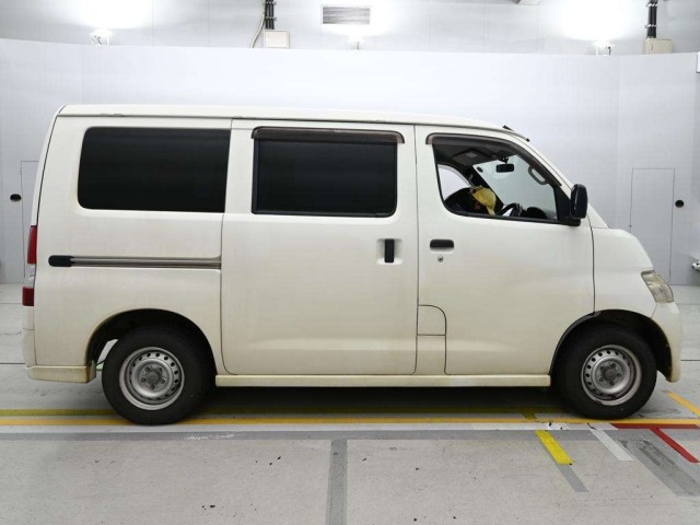 Toyota LITEACE VAN 2016 8602218-3