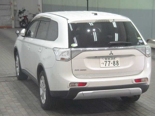 Mitsubishi OUTLANDER 2015 8608515-1