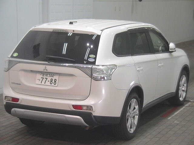 Mitsubishi OUTLANDER 2015 8608515-5