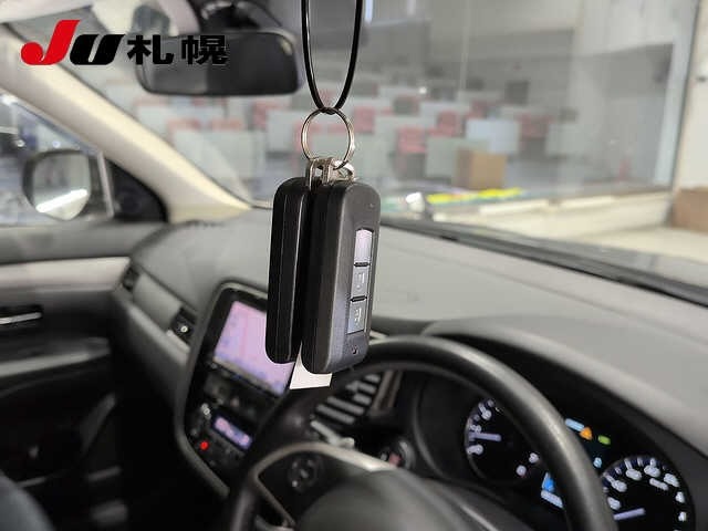 Mitsubishi OUTLANDER 2013 8608525-6
