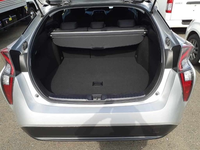 Toyota PRIUS 2017 8600278-11