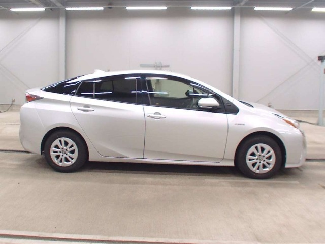 Toyota PRIUS 2017 8600278-3