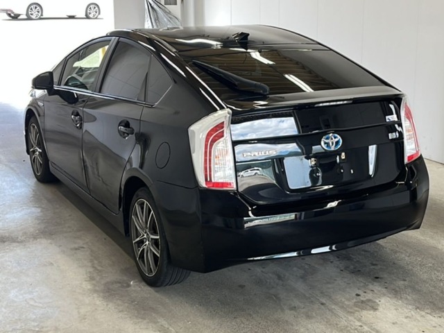 Toyota PRIUS 2015 8600288-5