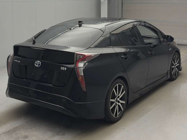Toyota PRIUS 2016 8600324-1