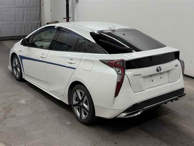 Toyota PRIUS 2015 8600343-1