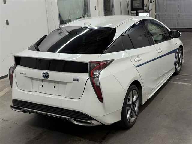 Toyota PRIUS 2015 8600343-5