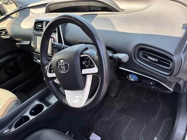 Toyota PRIUS 2016 8600348-3