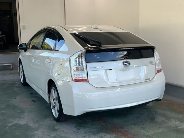 Toyota PRIUS 2011 8600353-1