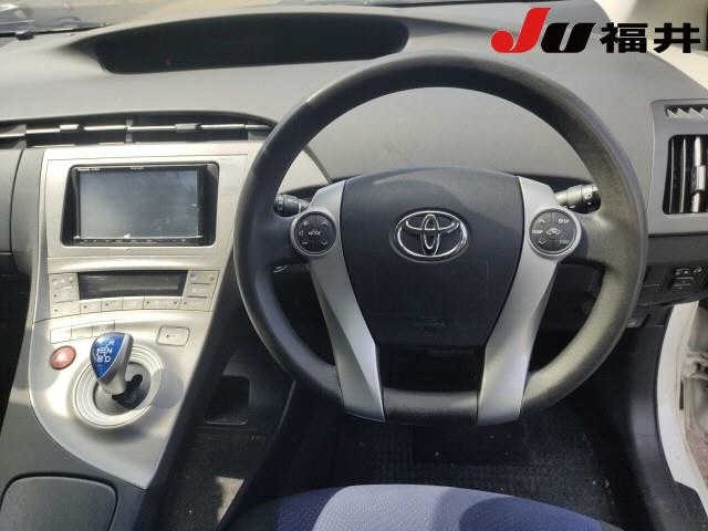 Toyota PRIUS 2015 8600363-4