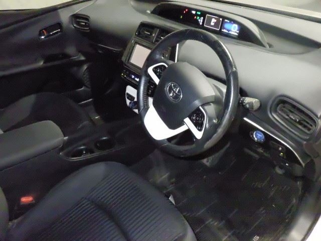 Toyota PRIUS 2016 8600484-3