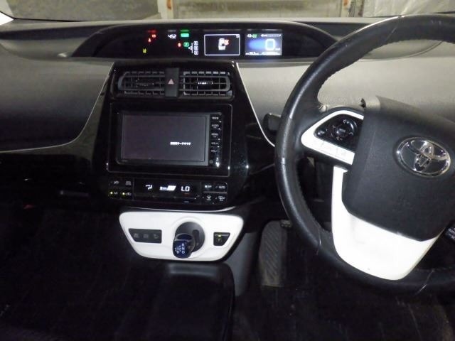 Toyota PRIUS 2016 8600484-4
