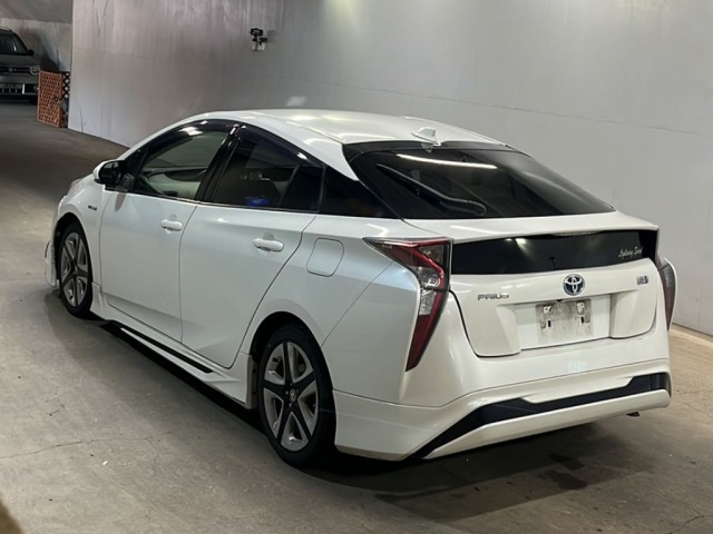 Toyota PRIUS 2016 8600548-1