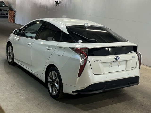 Toyota PRIUS 2016 8600557-1