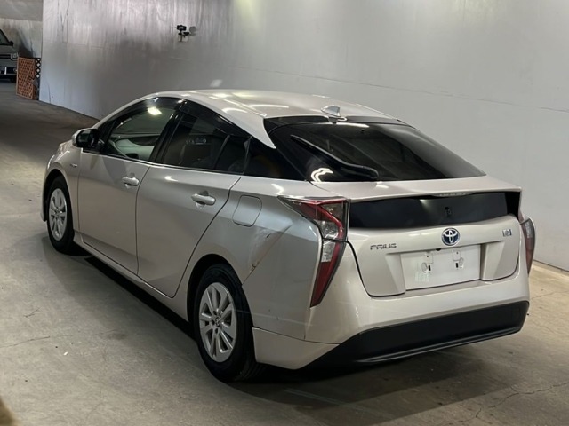 Toyota PRIUS 2016 8600558-1