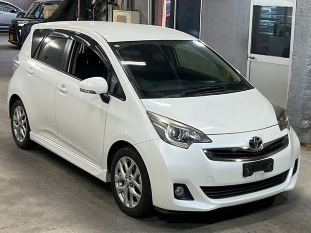 Toyota RACTIS 2015 8607383-4