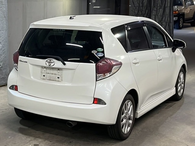Toyota RACTIS 2015 8607383-5