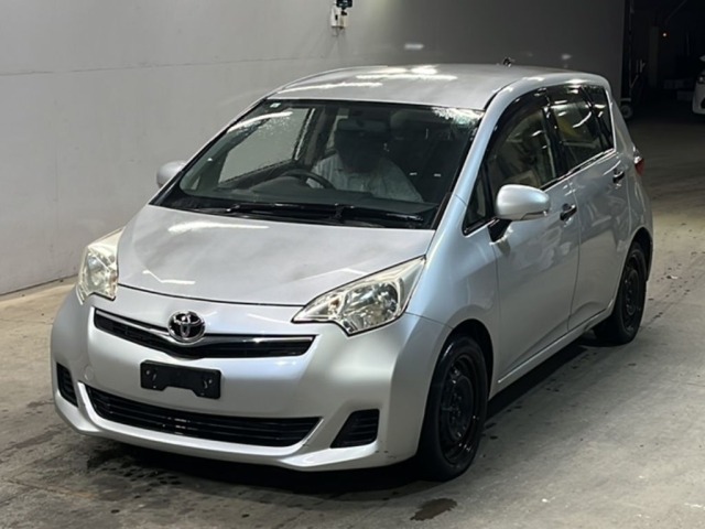 Toyota RACTIS 2013 8607390-0
