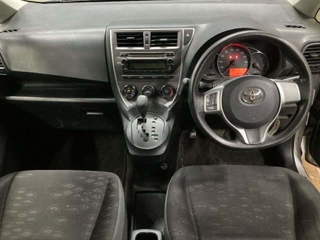 Toyota RACTIS 2013 8607390-3
