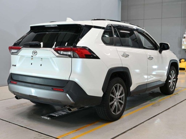Toyota RAV4 2021 8605798-1