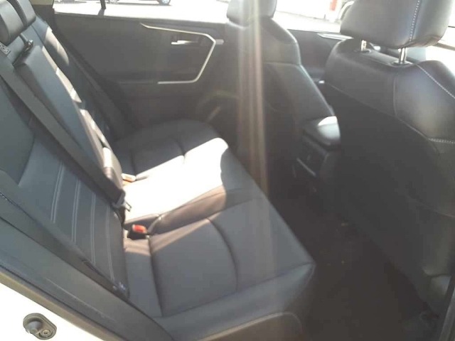 Toyota RAV4 2021 8605798-12
