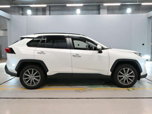 Toyota RAV4 2021 8605798-3